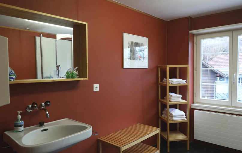 Bathroom 4, Seminarhotel Lihn, Glarus