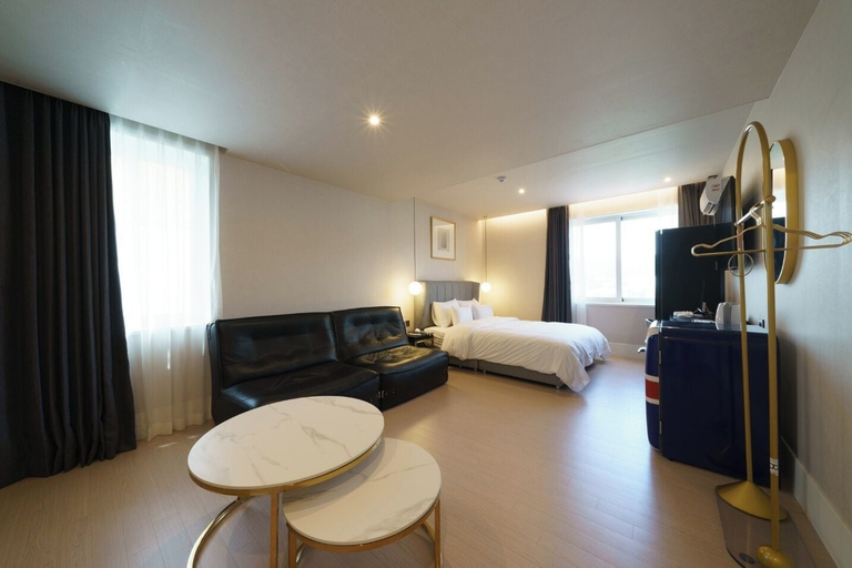 Bedroom 3, H Avenue hotel jungkwan, Gijang