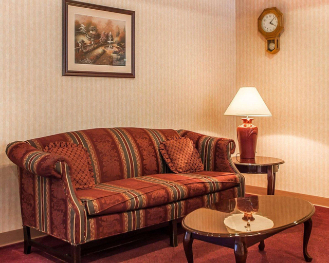 Public Area 2, Quality Inn Midway, Berks
