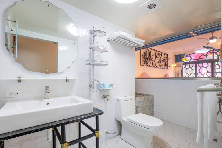 Bathroom 2, Dory Hostel, Pingtung