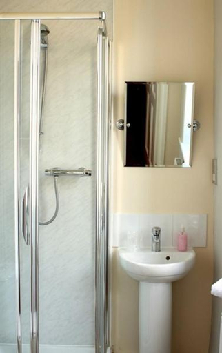 Bathroom 3, The Griffin Hotel, Norfolk