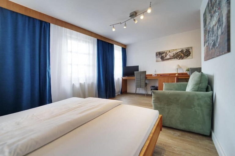 Bedroom 3, Reinhardts Garni Automobilia Hotel, Ludwigsburg
