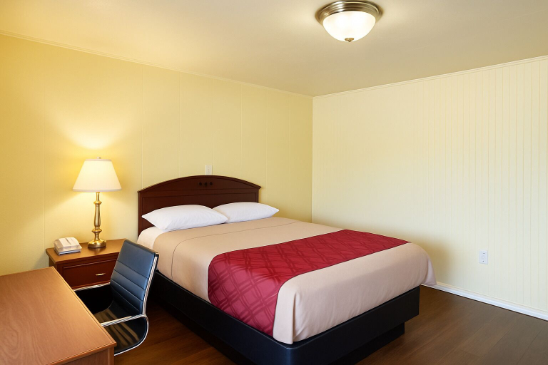 Bedroom 2, Budget Motel Granite City/St Louis Area, Madison