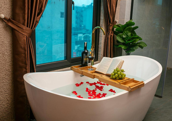 Bathroom 4, Wanderlust Station Hostel, Ba Đình