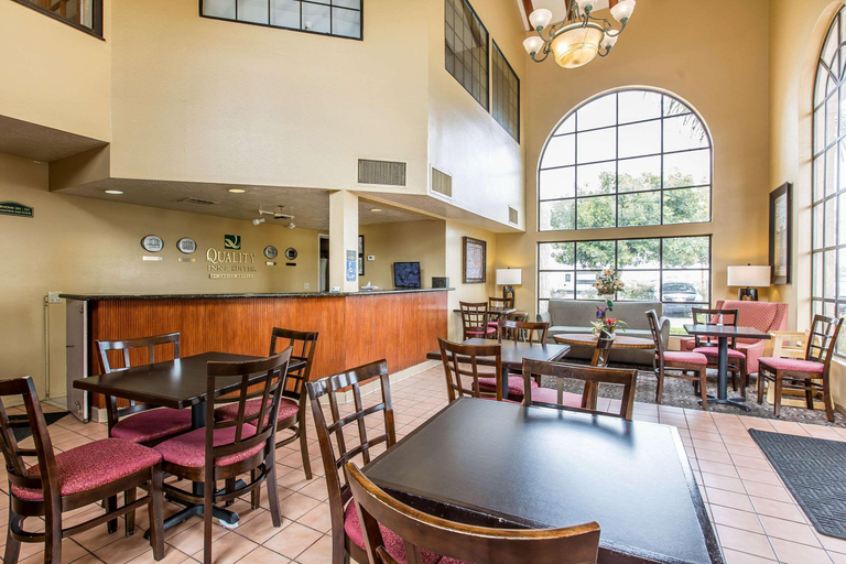 Food & Drinks 4, Quality Inn & Suites Camarillo, Ventura