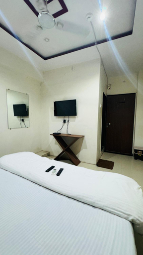 Bedroom 3, Hotel Palladium, Surat
