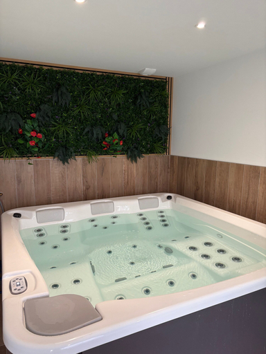 Bathroom 3, Lady Jule, Loire-Atlantique