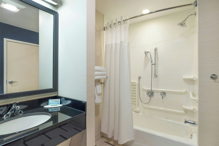 Bathroom 5, Fairfield Inn & Suites Springfield Northampton/Amherst, Hampshire