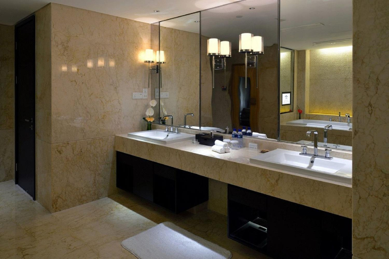 Bathroom 4, Howard Johnson IFC Plaza Ningbo, Ningbo