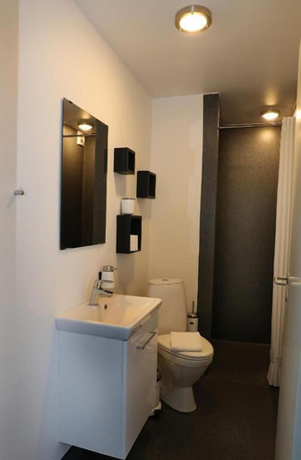 Bathroom 4, Hotel Steenbergs, Morsø
