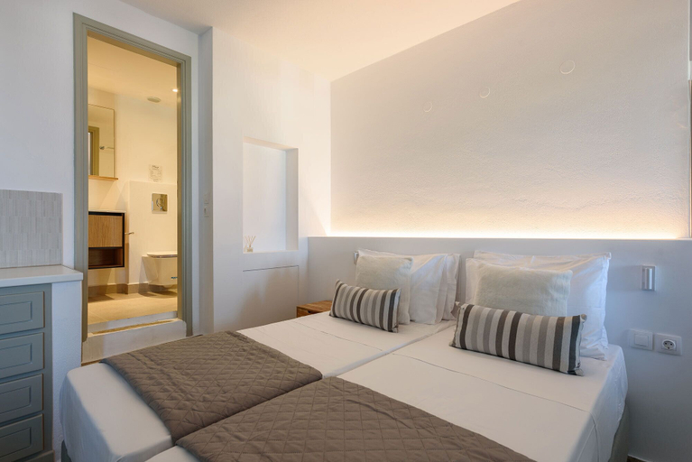 Others 5, Phaedrus Living Paros Cycladic 2, South Aegean