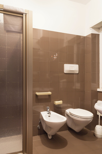 Bathroom 5, Hotel Rudy di Singh Satwant, Trento