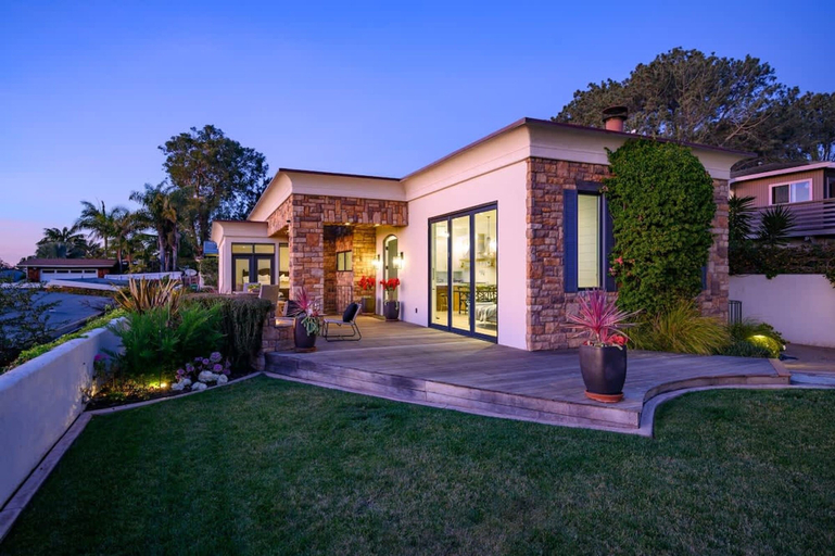 Room 3, Luxury Ocean View Escape Elegant 4BR Del Mar Home, San Diego