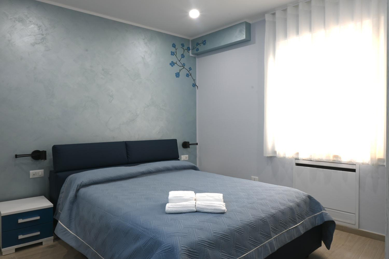 Others 5, Pane Amore e B&B, Napoli