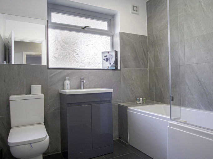Bathroom 4, Cozy Riverside Retreat in Snodland, Kent