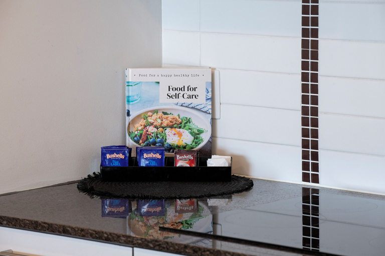Food & Drinks, Sierra Grand - WOWSTAY, Gold Coast