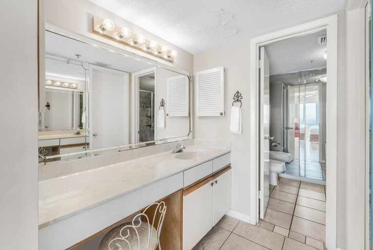 Bathroom, Summerchase 1103, Baldwin