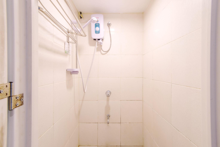 Bathroom 3, ZEN Hostel Danlig St. Makati, Makati City