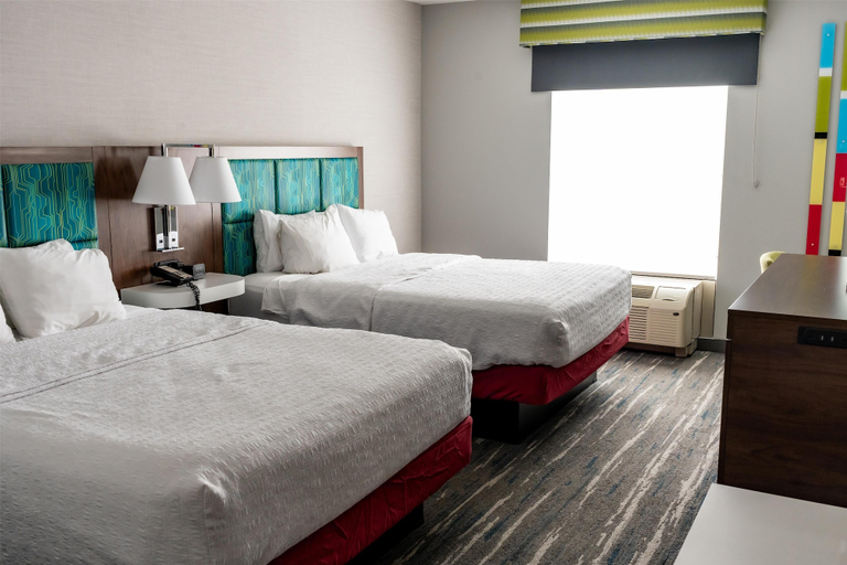 Bedroom 3, Hampton Inn & Suites Leesburg, Loudoun