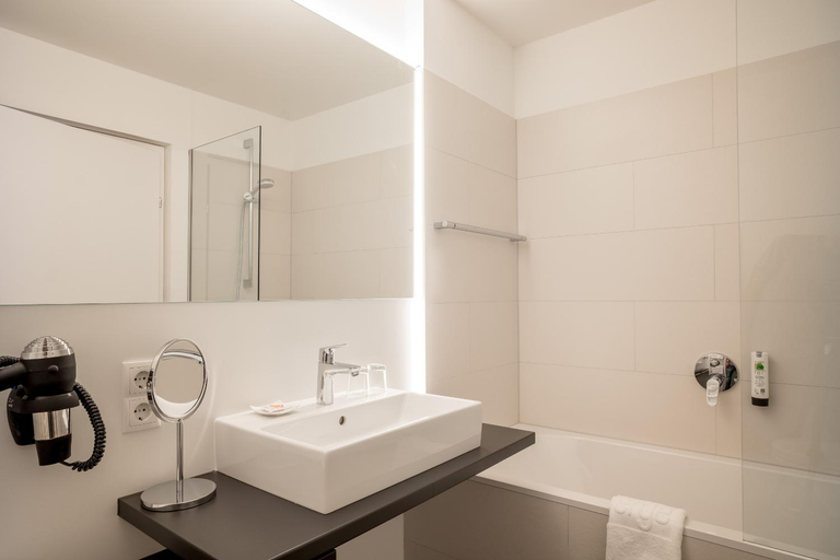 Bathroom 4, die berge lifestyle-hotel Solden, Imst