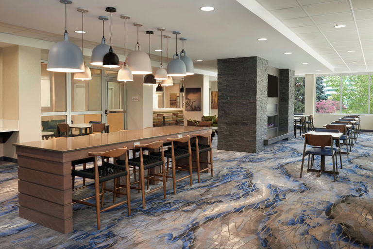 Food & Drinks 5, Fairfield Inn & Suites by Marriott Calgary Downtown, Division No. 6