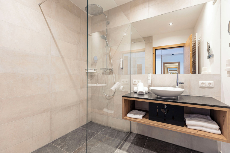 Bathroom 3, Carpe Solem Rauris by ALPS RESORTS, Zell am See
