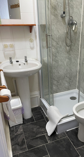 Bathroom 3, Somerville Hotel, Blackpool