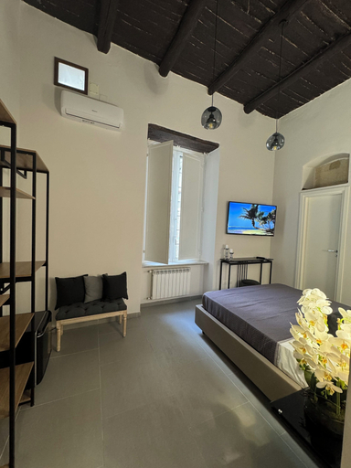 Bedroom 2, MILUAR Relais - Donnaregina, Napoli