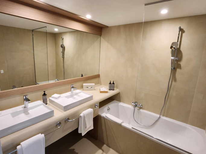 Bathroom 5, La Belle Aurore, Var