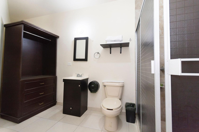 Bathroom 3, Hotel Napoles, Cajeme