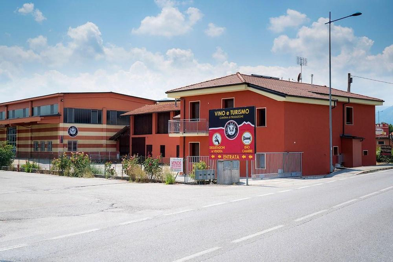 Others 2, Vino e Turismo, Cuneo