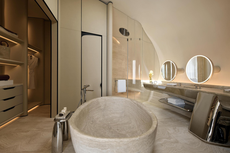 Bathroom 5, Shebara Resort, Umluj