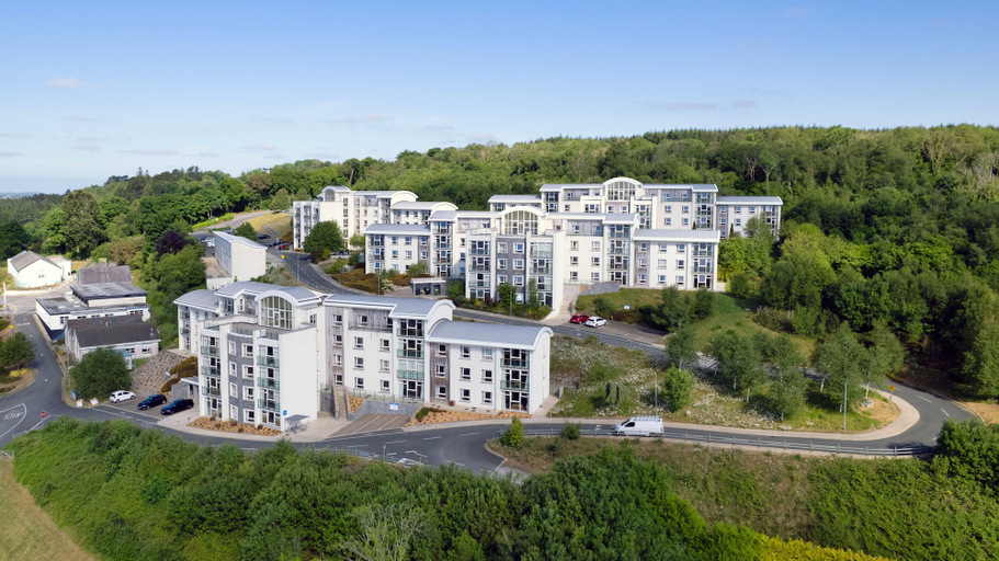 Exterior & Views 2, SALA Lakeside Aparthotel