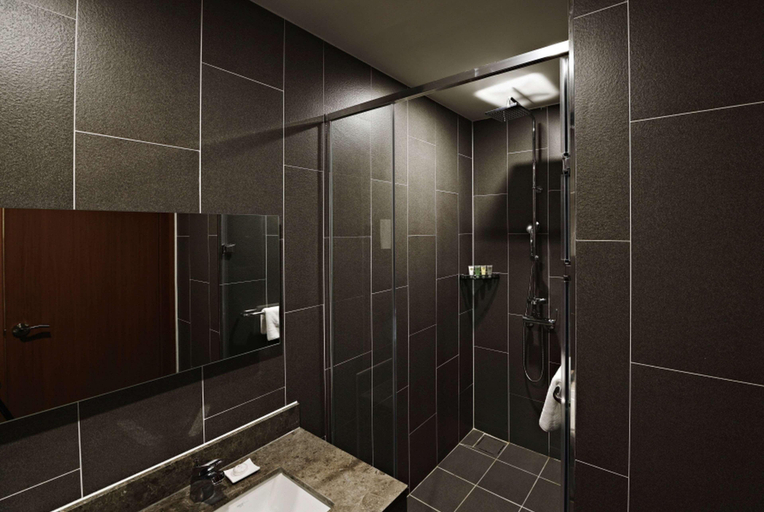 Bathroom 5, Ramada Gangwon Sokcho Hotel, Sokcho
