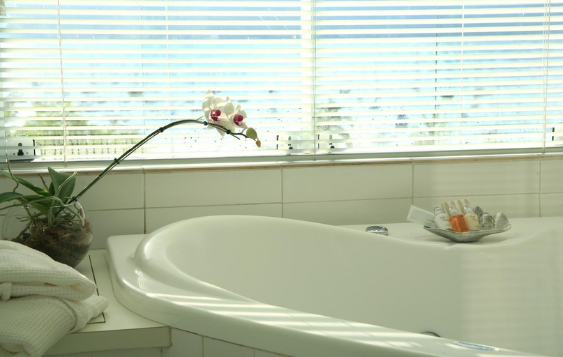 Bathroom 4, Itapemar, Ilhabela