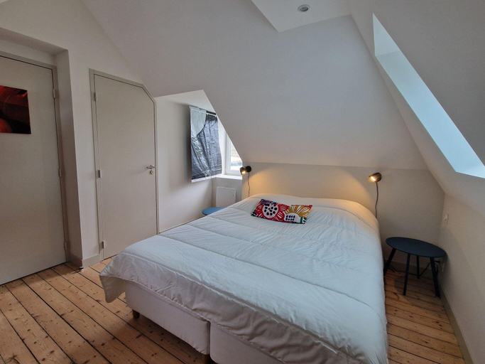Bedroom 2, Holiday Home in Plougasnou with Sea Views, Finistère