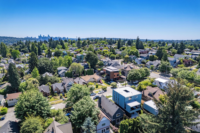 Others 4, Secret Hideaway - New Custom Built Home, Seattle