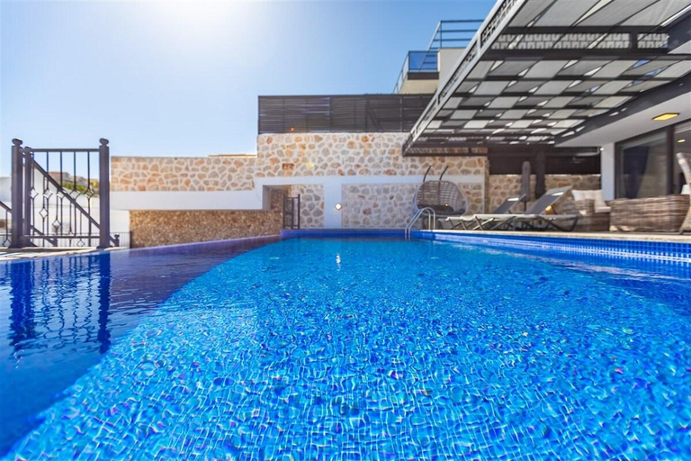 Sport & Beauty 2, Villa Kamile Sultan Deniz manzaralı jakuzili villa, Kaş
