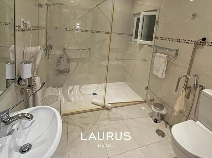 Bathroom 3, Laurus Hotel, Lourinhã