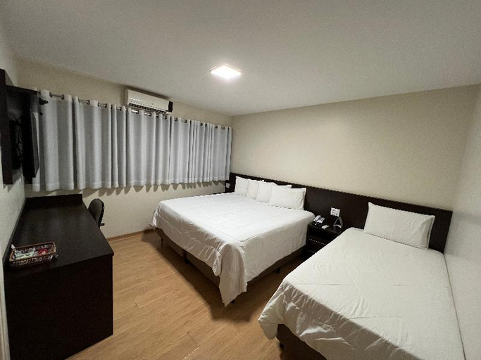 Bedroom 3, Hd Plaza Hotel, Assis