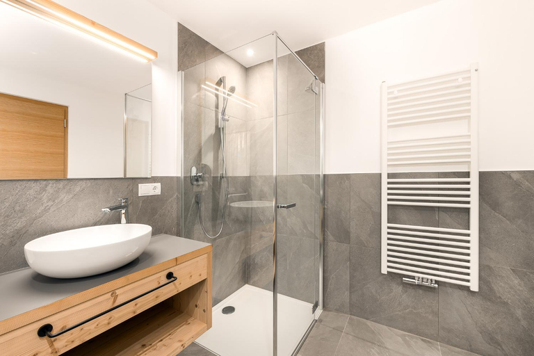 Bathroom 2, Stillehof - Ferienwohnungen auf dem Bauernhof- Sudtirol, Bolzano