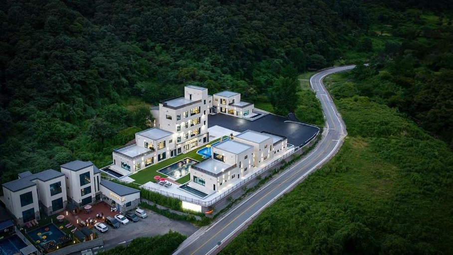 Exterior & Views 1, Gapyeong Tinkerbell Kids Pool Villa(가평 팅커벨 키즈 풀빌라 ), Gapyeong