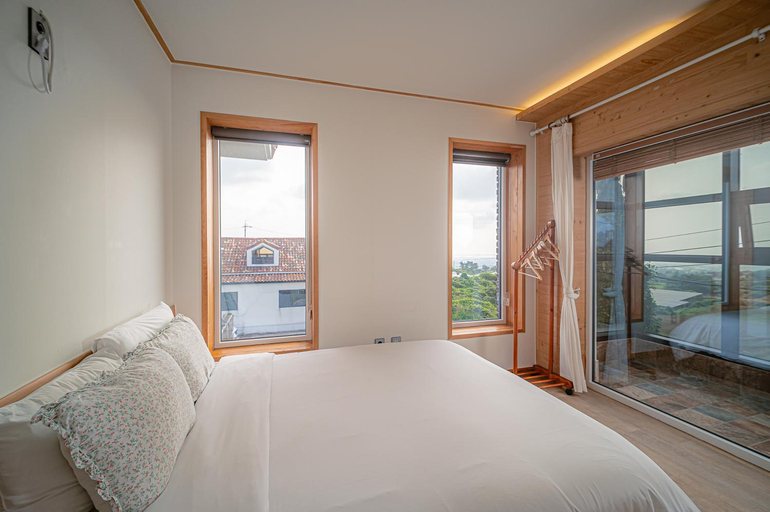 Others 4, Le Village Aewol building A, Jeju