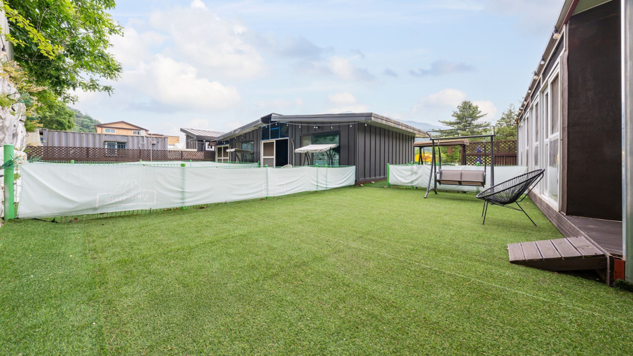 Exterior & Views 2, Pocheo Welcome Paw and Meow Pet Pension, Pocheon