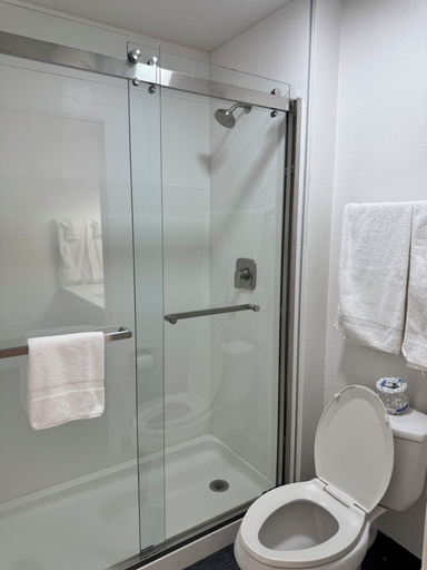 Bathroom 3, Rodeway Inn & Suites Rancho Mirage - Palm Desert Area, Riverside