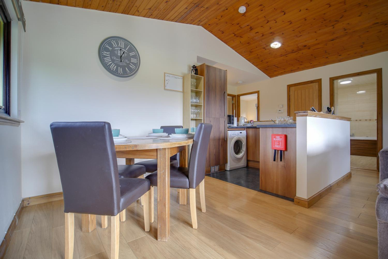 Others 5, Glenview Chalet Park, Highland
