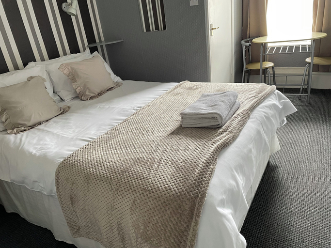 Bedroom 2, Somerville Hotel, Blackpool