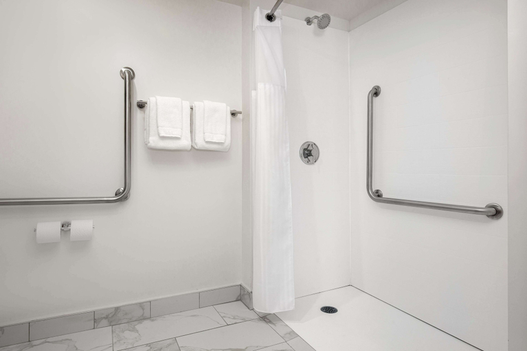 Bathroom 7
