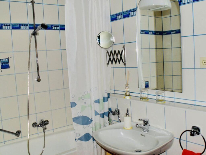 Bathroom 4, Ferienwohnung Mester mit Schwimmbad Sauna, Goslar