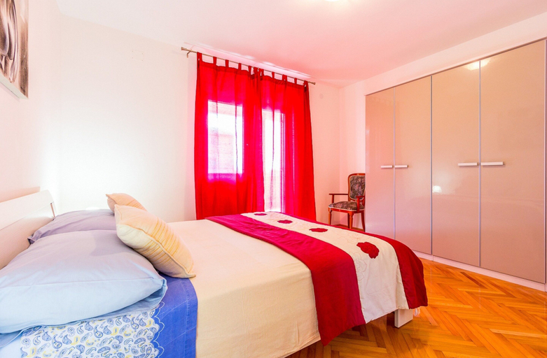 Room 5, Apartment in Croatia Near the Coast, Medulin